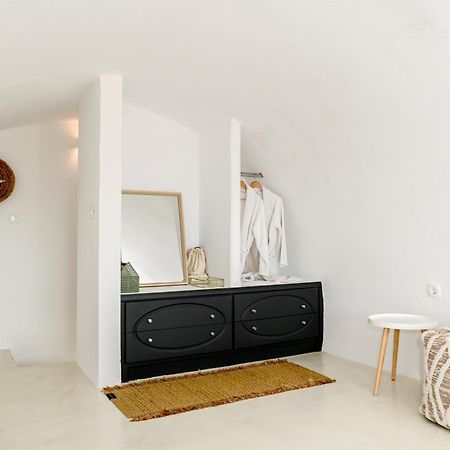 White Curves Santorini Bed & Breakfast Akrotiri  Exterior photo