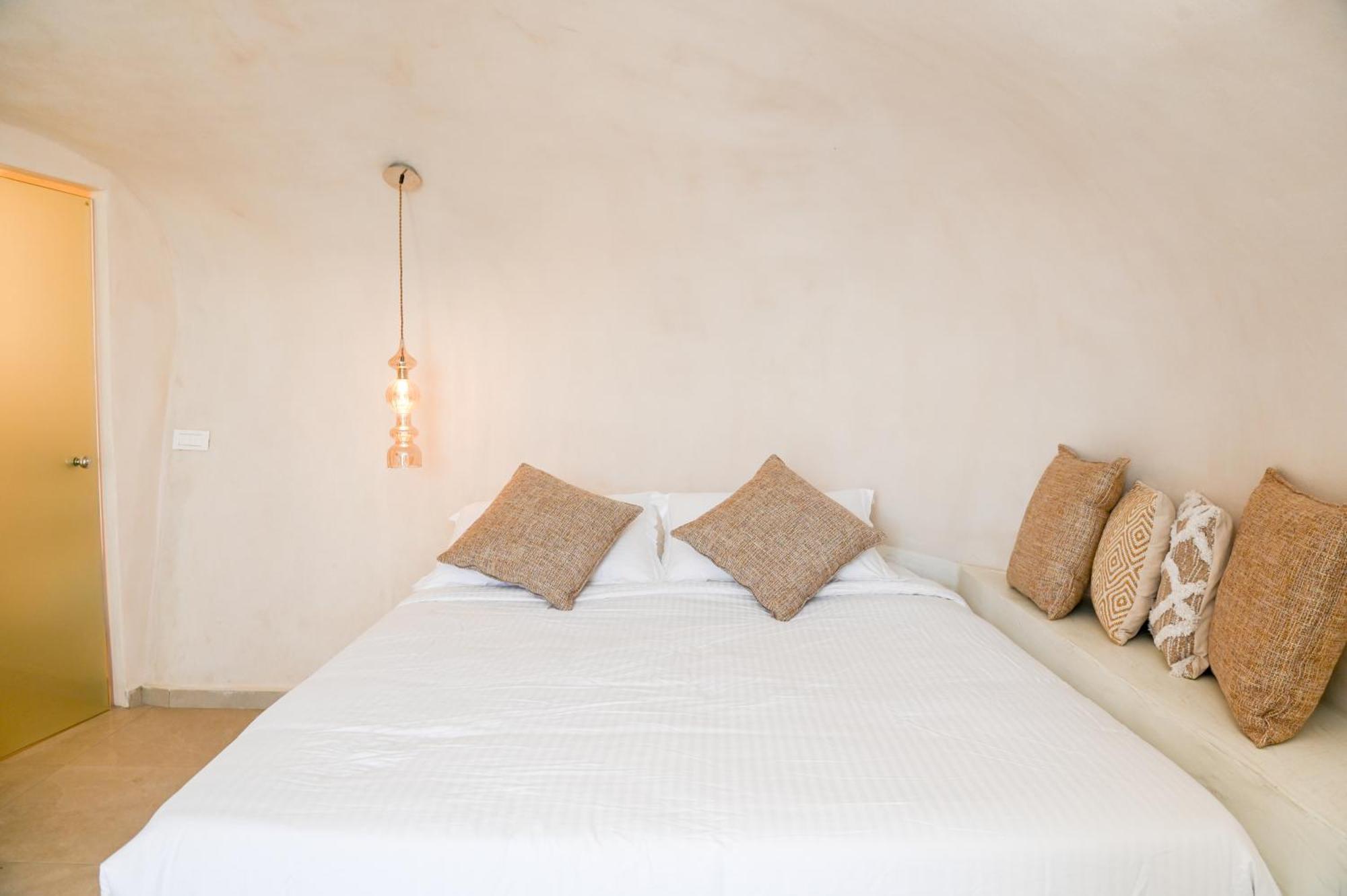 White Curves Santorini Bed & Breakfast Akrotiri  Exterior photo